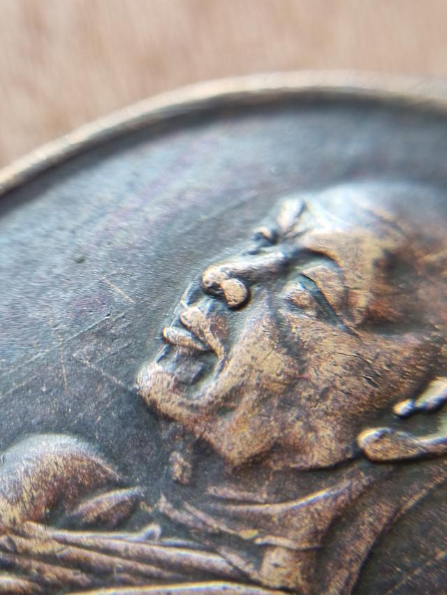 เหรียญอาจารย์ฝั้น รุ่นแรก ปี ๒๕๐๗ (ด้านหลังไม่มีหลุม) รูปที่ 5