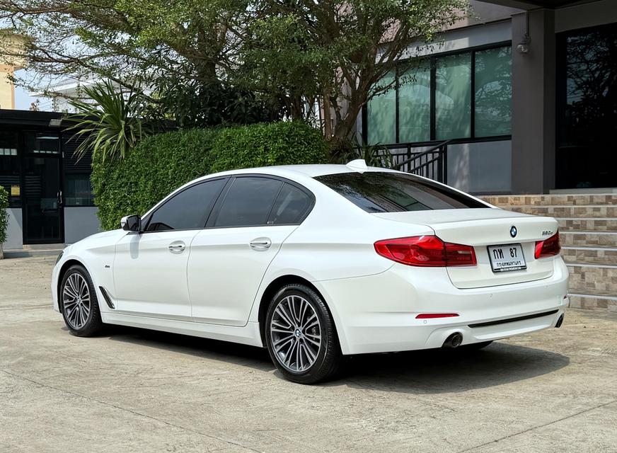 2018 BMW 520D G30 SPORTLINE รถมือเดียวออกป้ายแดง รถวิ่งน้อย เข้าศูนย์ทุกระยะ ไม่เคยมีอุบัติเหตุครับ 6