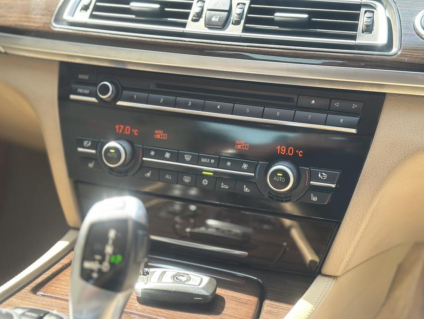 รหัสรถ JRS3212 BMW 730Ld (F02) ดีเซลตัวฐานยาวปี 2011 รูปที่ 11