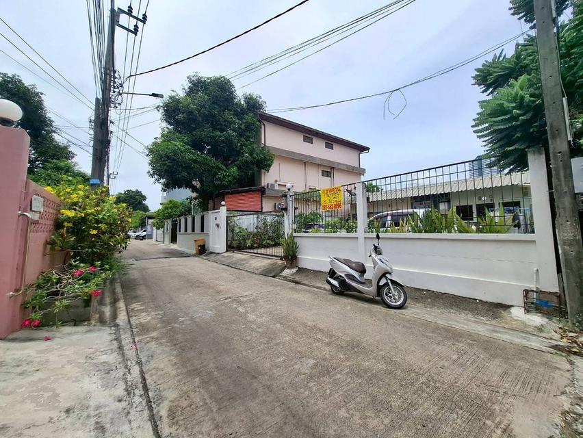 ขายบ้านพร้อมที่ดินแถวอุดมสุข 42 ถนนบางนา- ตราด 3