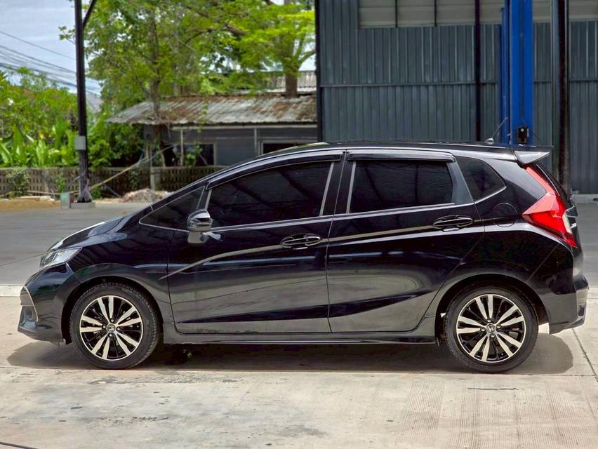 Honda Jazz 1.5RS ปีจด 2019 เข้าศูนย์ทุกระยะ