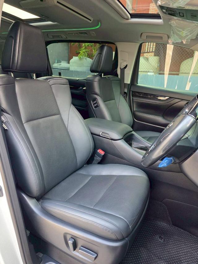 Toyota ALPHARD 2.5SC PACKAGE สีขาว ปี 2024 ไมล์ 17,000 กม. รูปที่ 8
