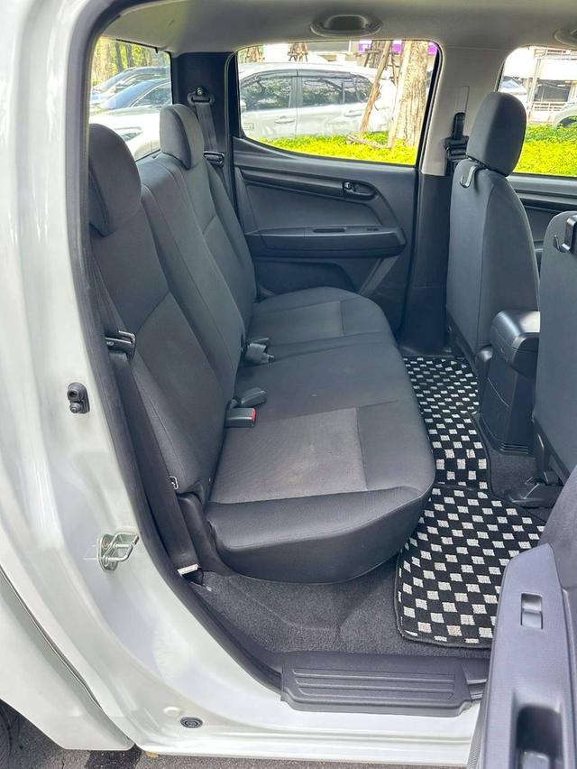 ISUZU D-MAX CAB-4 1.9 Ddi S เกียร์ M/T สีขาว ปี 2019 10