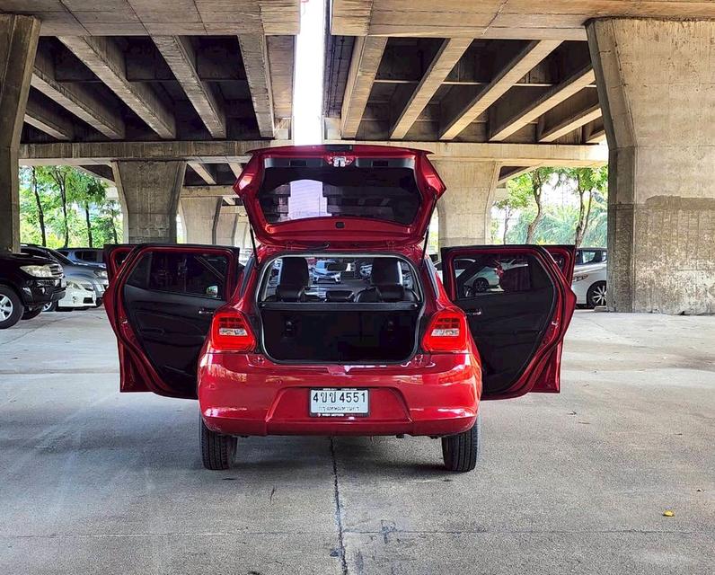 2023 Suzuki Swift 1.2GLX AT  รถสวยมือเดียว สภาพเยี่ยม 8