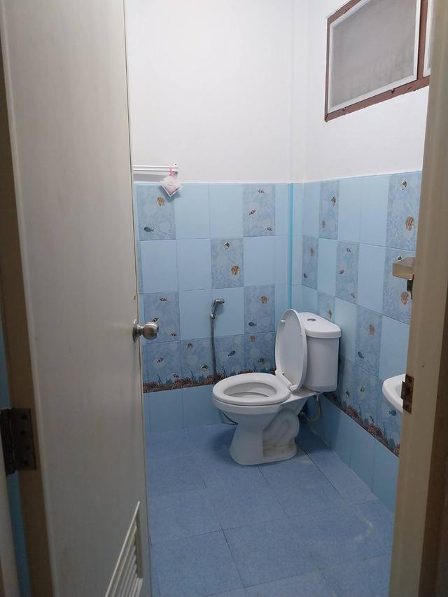 ขายทาวเฮาส์หงษ์ประยูร1 ขนาด 16 ตรว. ราคา 1,490,000 บาท 2 ห้องนอน 1 ห้อง น้ำ 1 ห้อง ครัว มีที่จอดรถ 3