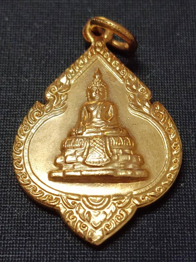 หลวงพ่อวัดไร่ขิง จ.นครปฐม ทรงพุ่มข้าวบิณฑ์ ปี 2538 เนื้อกะไหล่ทอง ชุด 3 เหรียญ รูปย่อยที่ 2
