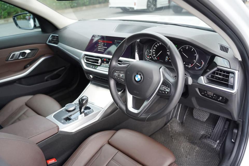 320d Limousine RHD 13
