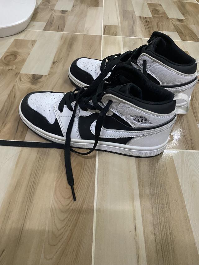  Nike  2