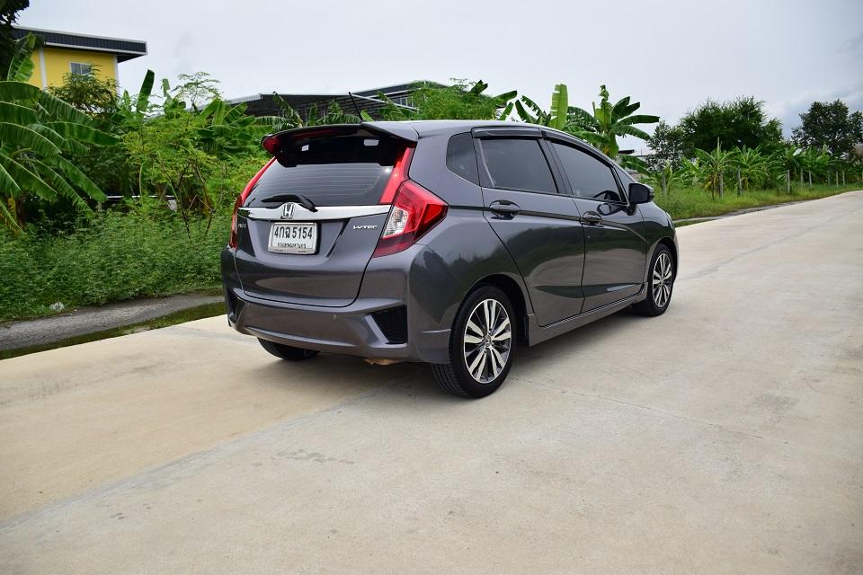 ปี2014จด15 ฟรีดาวน์ HONDA JAZZ GK เกียร์แพดเดิ้ลชิฟ SV / เบาะหนังแท้ แอร์จอ ครุสคอลโทล กุญแจคีเรท จอ กล้องหน้าหลังABS AIRBAG โทร0957401229 ไอดีไล UTBP 15