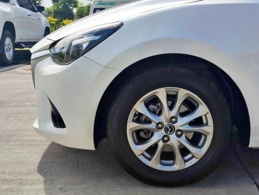 รหัสรถ CAT697 2015 Mazda 2 Skyactiv 1.5L ดีเซล
