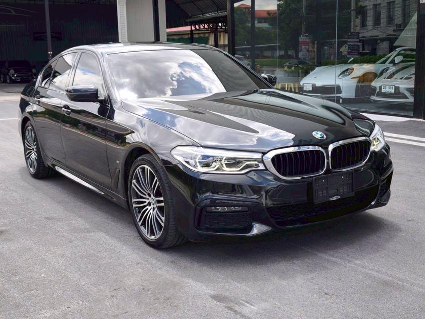 รหัสรถ KPV53 2019 BMW 530e 2.0 M SPORT สีดำ