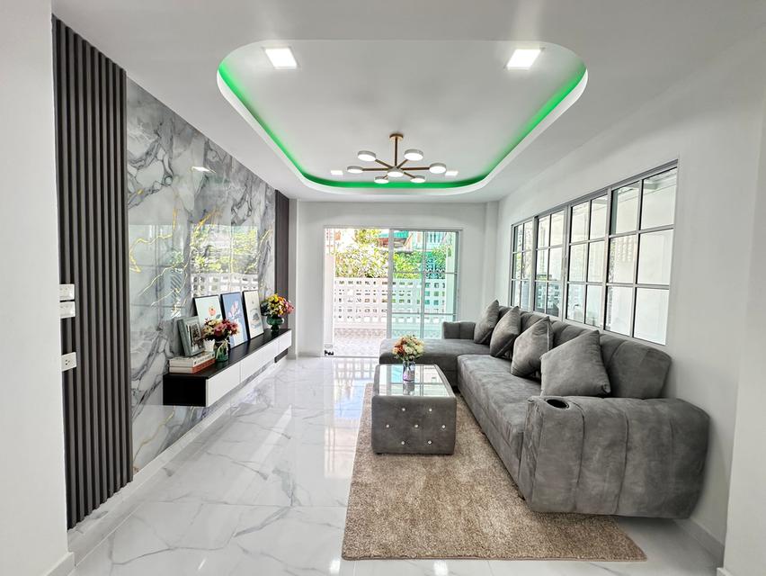 พูนสินธานี 3 เคหะร่มเกล้า 8