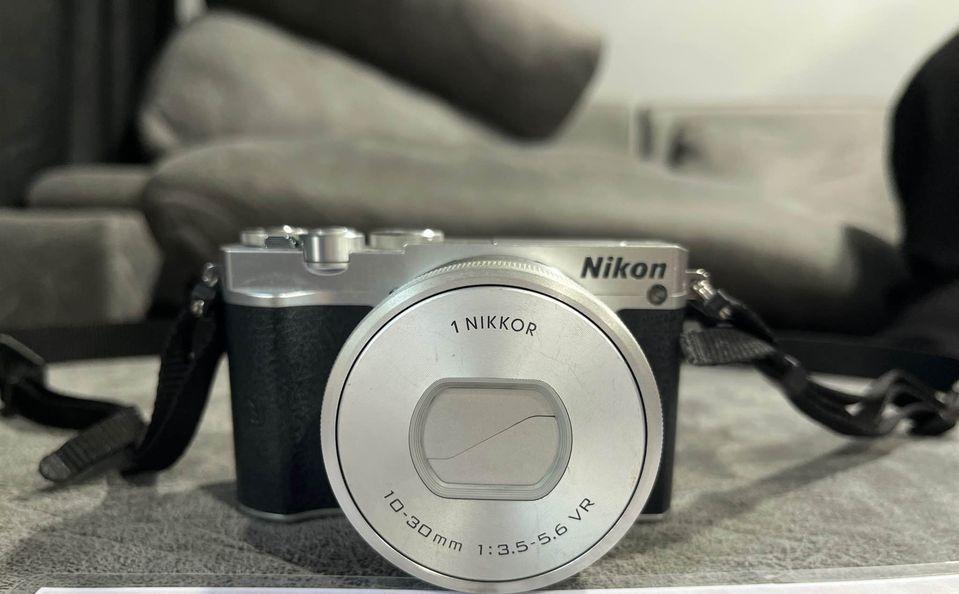 (มือสอง) Nikon 1 J5