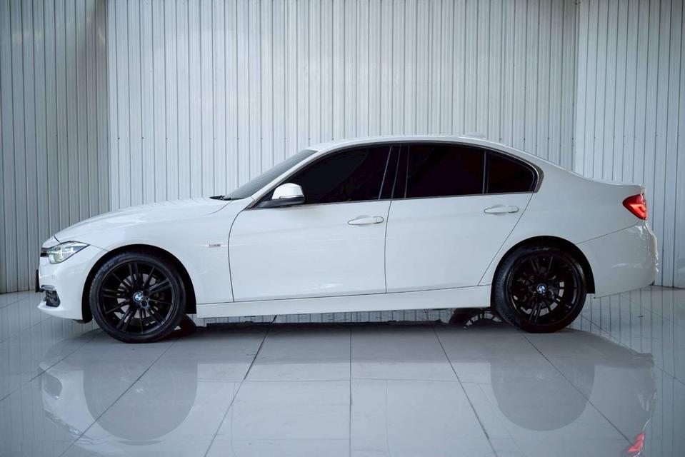 BMW 320d F30  ปี 2015 รูปที่ 8
