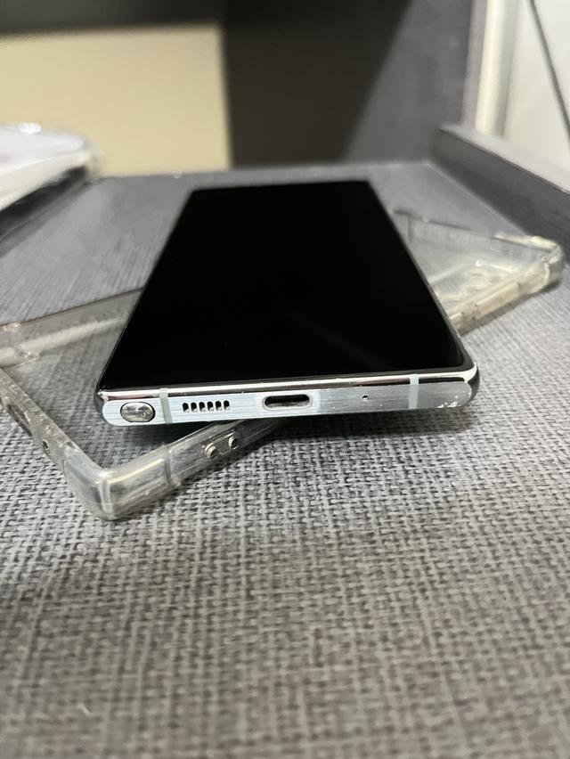 สินค้าSamsung Galaxy Note 20สี Mystic green 5G บอดี้ มีรอยเคสกัดตามภาพ ไม่มีผลกับการใช้งาน ปากกา ทัชสกรีน เขียนได้ปกติvฟังก์ชันอื่นๆใช้งานได้ปกติ