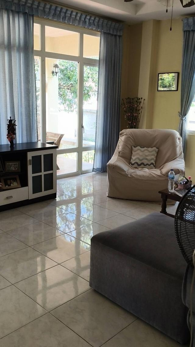 บ้านพร้อมที่ดินใจกลางบางแสน ขนาดเกือบไร่ 19