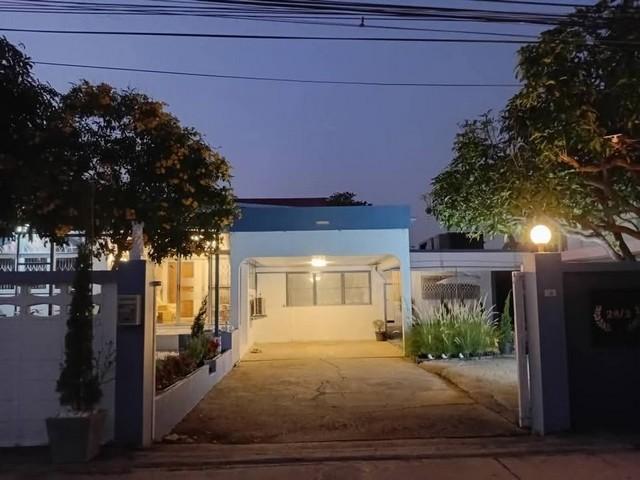 ให้เช่าบ้านเดี่ยว ชั้นเดียว ซ.แจ้งวัฒนะ 34 ติดทางขึ้นทางด่วนอิมแพ็คอารีนา. ใกล้ รถไฟฟ้าสายสีชมพู ย่าน ถนน แจ้งวัฒนะ คลอง 2