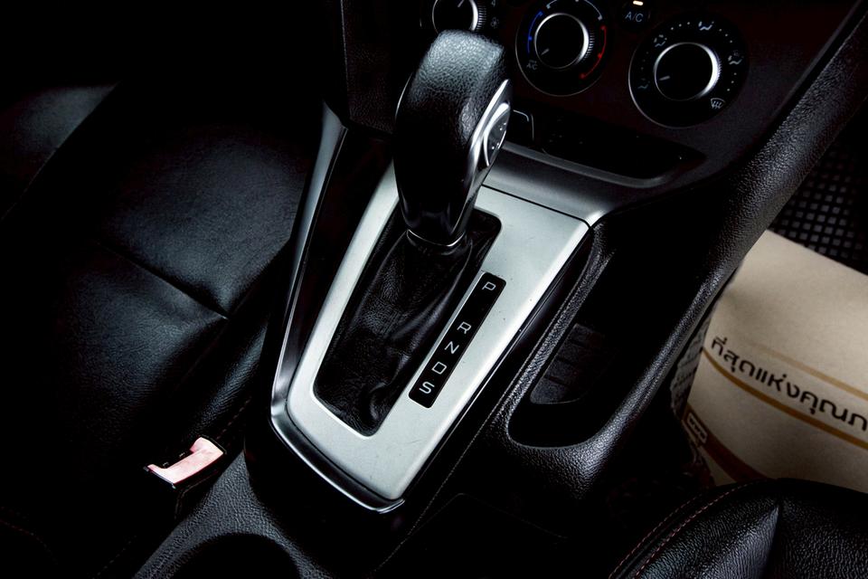 FORD FOCUS 1.6 SPORT TREND 5DR 2014 8