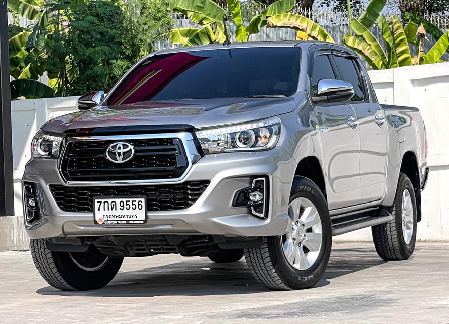 ขาย Toyota Revi 2.4E ปี18 3