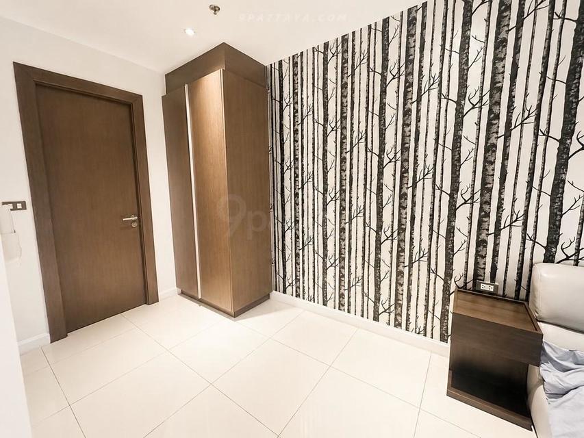 For Rent — Condo at The Point Pratumnak CondominiumCondo for yearly rent at The Point Pratumnak Condominium. Spacious unit on the 5th floor, ready 6