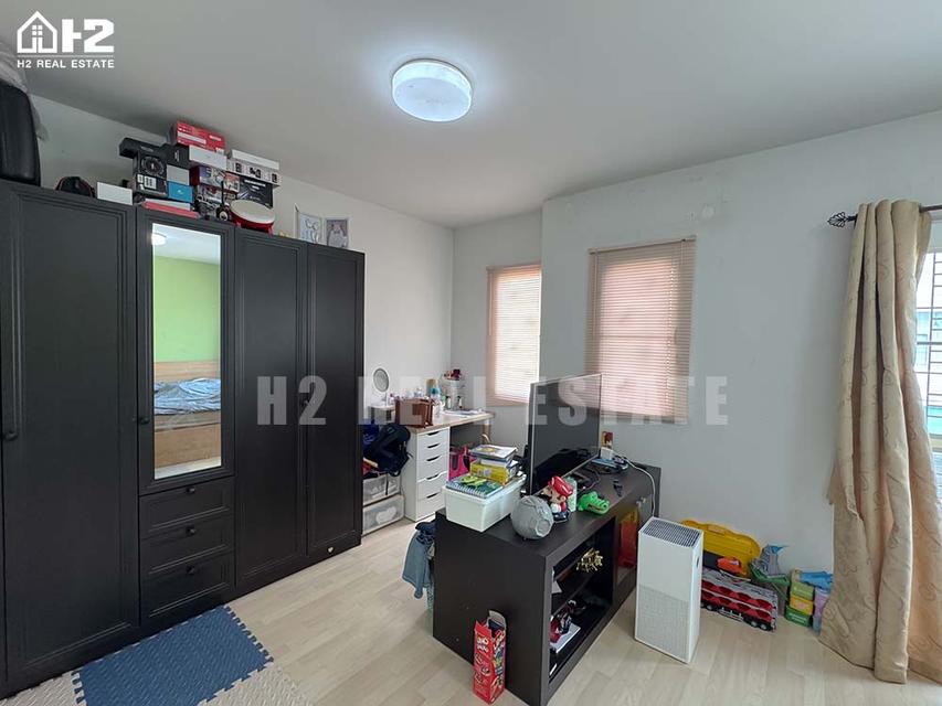 ขายทาวน์เฮ้าส์ หมู่บ้านเดอะคอนเนค แจ้งวัฒนะ2 (The Connect Chaengwattana2) นนทบุรี  อยู่ในเมืองทองธานี ใกล้รถไฟฟ้าสายสีชมพู 3