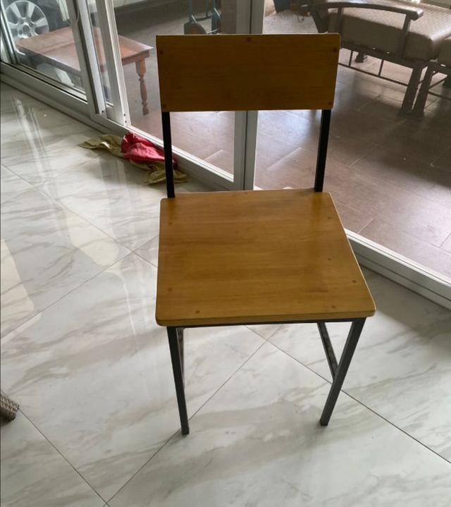 เก้าอี้ไม้อเนกประสงค์ 1