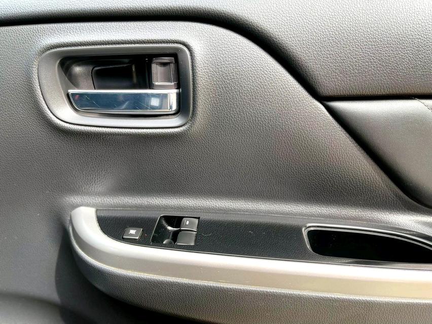 Mitsubishi Triton Plus 2.4 M/T ท๊อป ปี62 (2019) 12