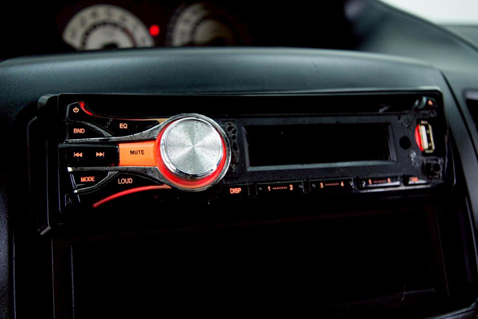 TOYOTA VIOS 1.5 E 2003 12