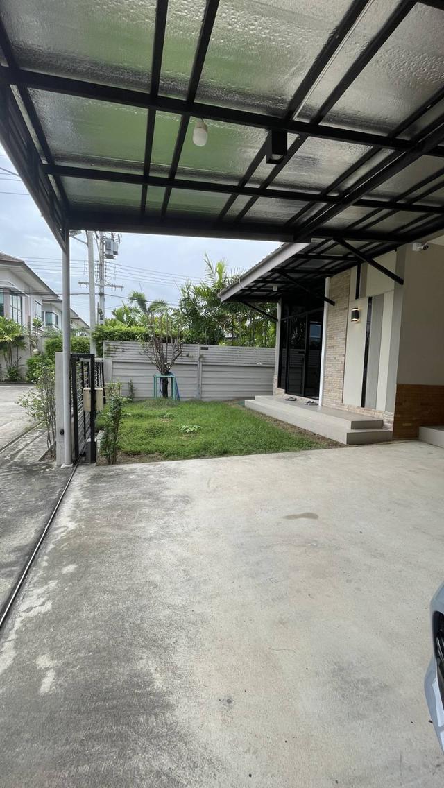 หรู เรียบ มีระดับ แต่ราคาเอื้อมถึง บ้านเดียวในโครงการเล็กๆ ที่มีเพียง 10 หลังเท่านั้น 17