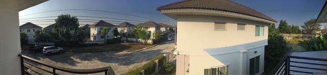 บ้านเดี่ยวสวย บรรยากาศรีสอร์ท อากาศดี บนถนนร่มเกล้า 15