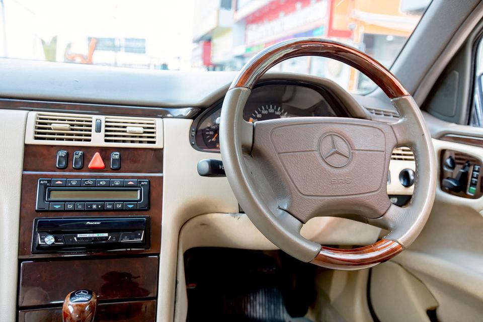 Benz E230 ปี1997 สวยสภาพดี  13