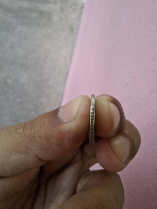 เหรียญ1บาทปี2551 3