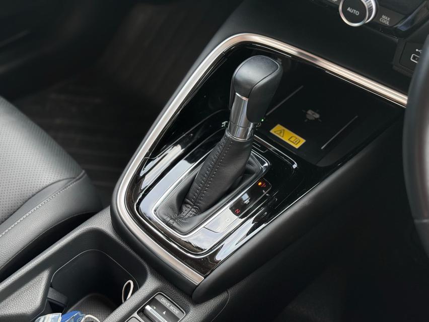 HONDA. HRV 1.5 e:HEV EL ปี 2022 เลขไมล์ 23,xxx km. สีขาว ออโต้  11