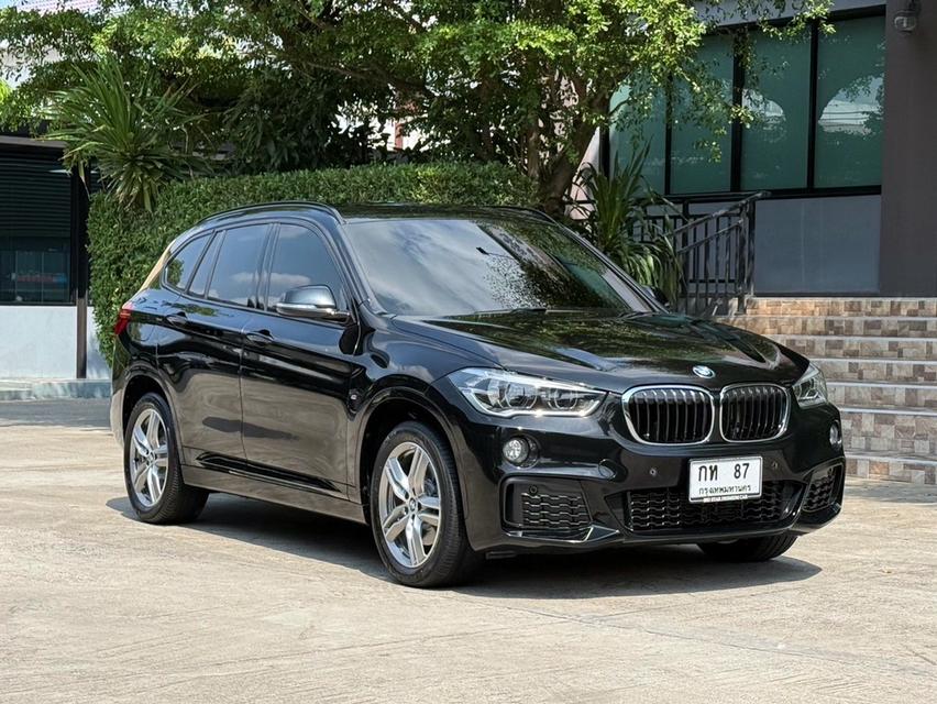 2021 BMW X1 20D MSPORT รถมือเดียวออกป้ายแดง รถวิ่งน้อยเพียง 80,000 กม เข้าศูนย์ตามระยะ รถไม่เคยมีอุบัติเหตุครับ