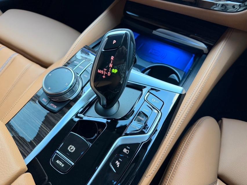 รหัสรถ AP3434 Bmw 530e Luxury Plug-in Hybrid LCI ปี 24 สีเทาดำ รูปที่ 14