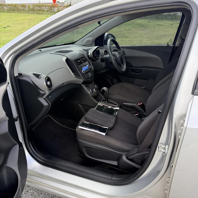 CHEVROLET SONIC LT AUTO 2015 ❇️น็อตไม่ขยับ ไม่เคยชน ไม่เคยแก็ส ✅ภายในสะอาด ไมล์แท้9หมื่นโล ❇️ประหยัดน้ำมัน มีรับประกันรถ รูปที่ 9