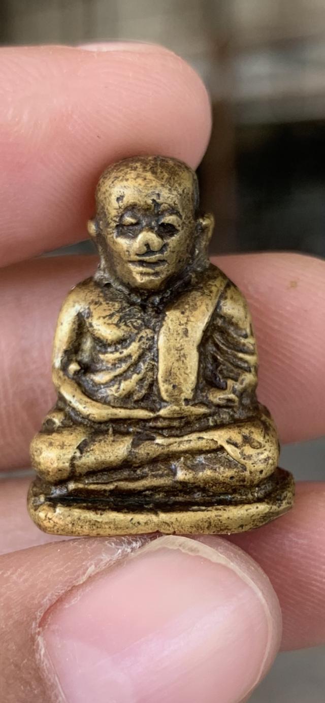 รูปหล่อหลวงพ่อเงินไม่รู้พิม