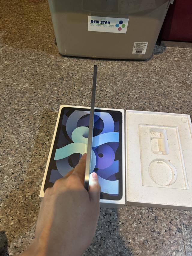 ขายiPadAir4สีใหม่หายากSky Blue64กิ๊กสูนTrueมีกล่องอีมี่ตรงไร้รอยตกบุบใช้งานดีทุกๆฟังชั่นถูกๆ 5