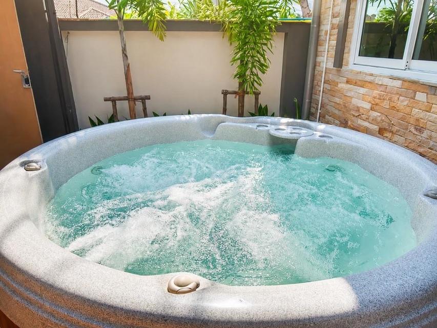 For Rent — Resort-Style Pool Villa at Middle House Pool Villa, Central Pattaya 160sqw 640sqm 6bedrooms 7bathrooms total 3 houses 20