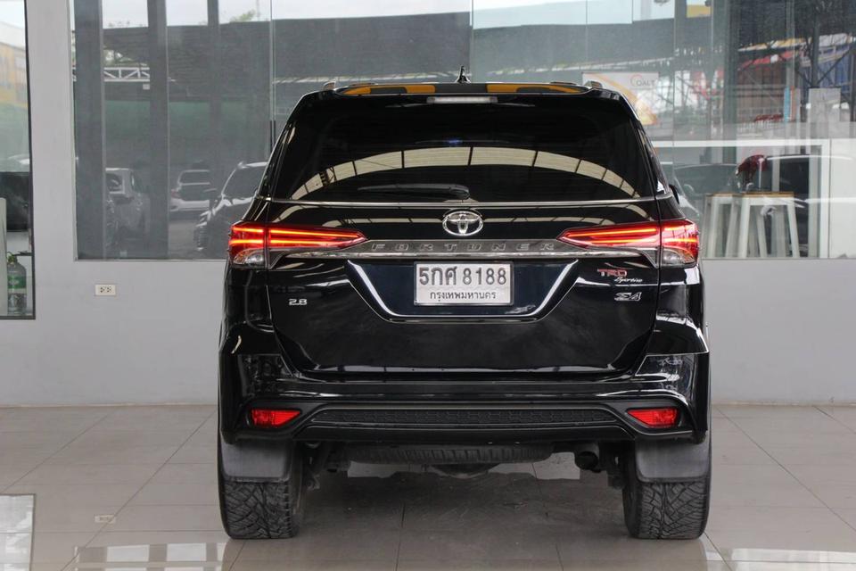 Toyota Fortuner 2.8TRD 4WD