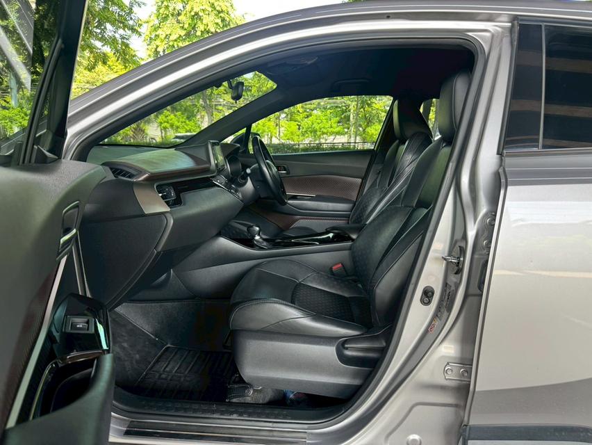 ขายรถ Toyota C-HR 1.8 Mid ปี 2018 สีเทา เกียร์ออโต้ 11
