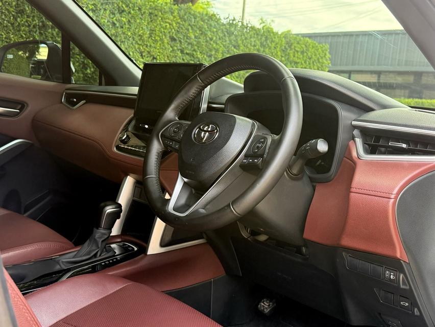2022 Toyota CROSS HYBRID PREMIUM รถมือเดียวป้ายแดง รถวิ่งน้อย เข้าศูนย์ตามระยะ รถไม่มีอุบัติเหตุครับ รูปที่ 10
