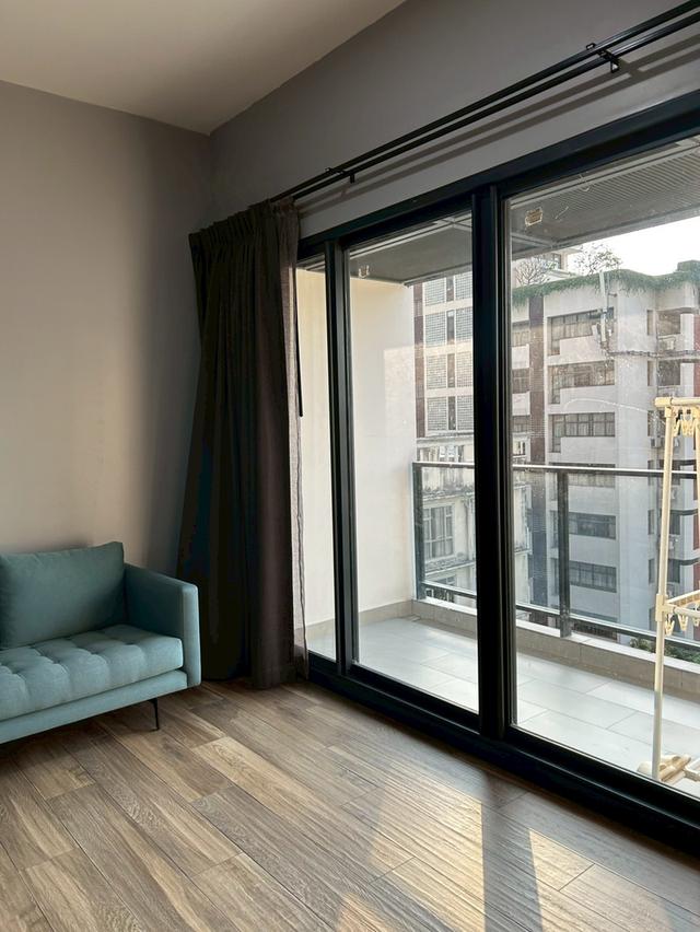 ขายคอนโดหรู: The Lofts Asoke 11