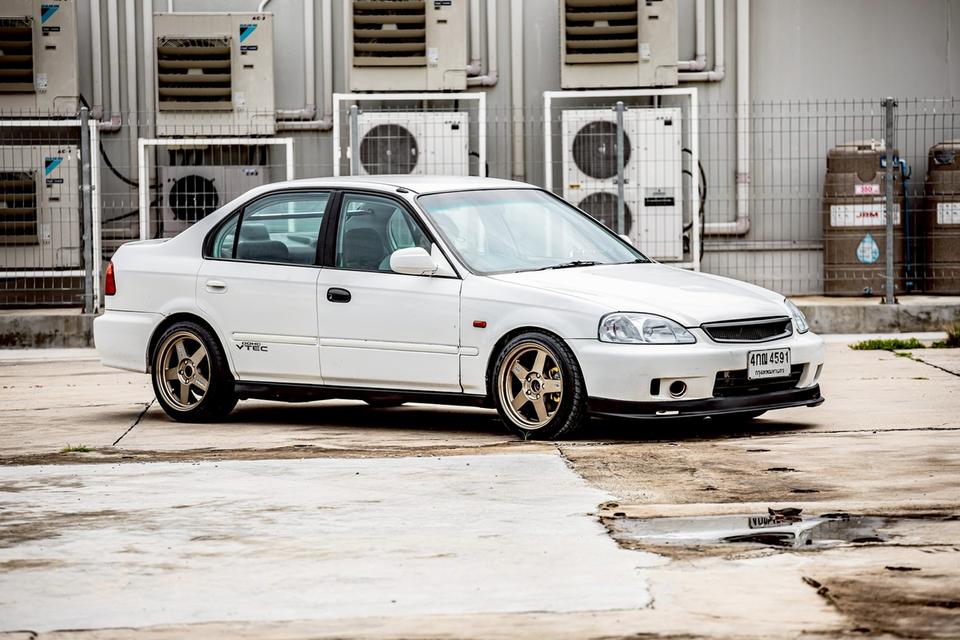 Honda Civic Eg สีขาว ปี 1998 เครื่อง B20 ออโต้
