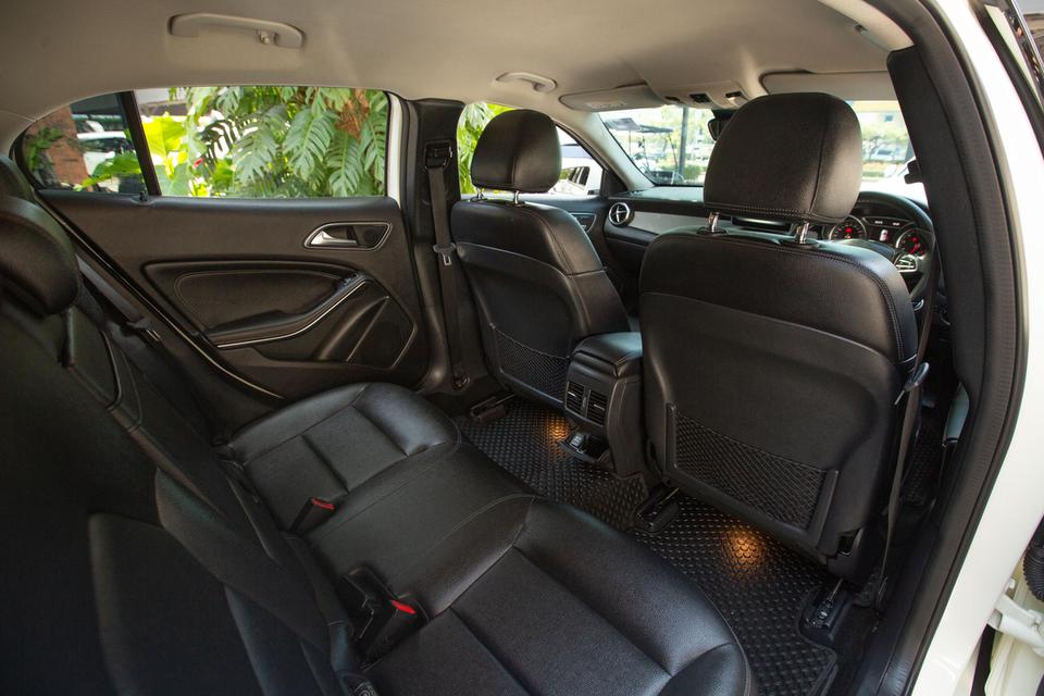 “Mercedes-Benz GLA200 Urban“ Facelift  ปี 2018 รูปที่ 6