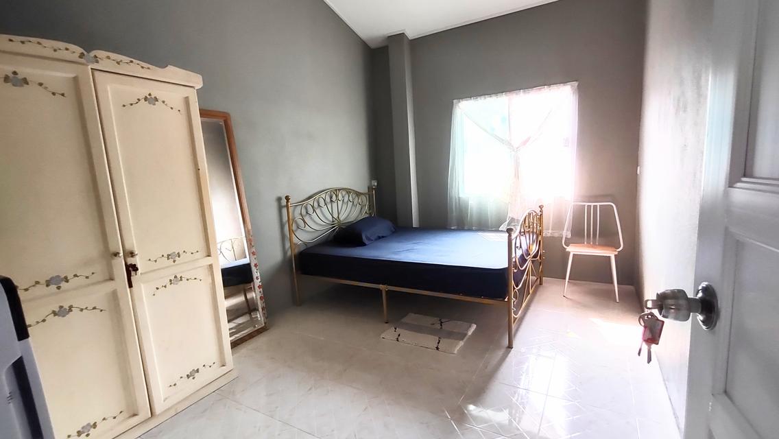 ขายบ้านสร้างใหม่2ห้องนอน1ห้องน้ำ1หลัง​ พร้อมบ้านน้อคดาวน์อีก3หลัง​ บัจจุบันบ้านน้อคดาวน์ให้เช่ารายเดือนอยู่​ รวมพื้นที่ทั้งแปลง215ตารางวา​ าง 9