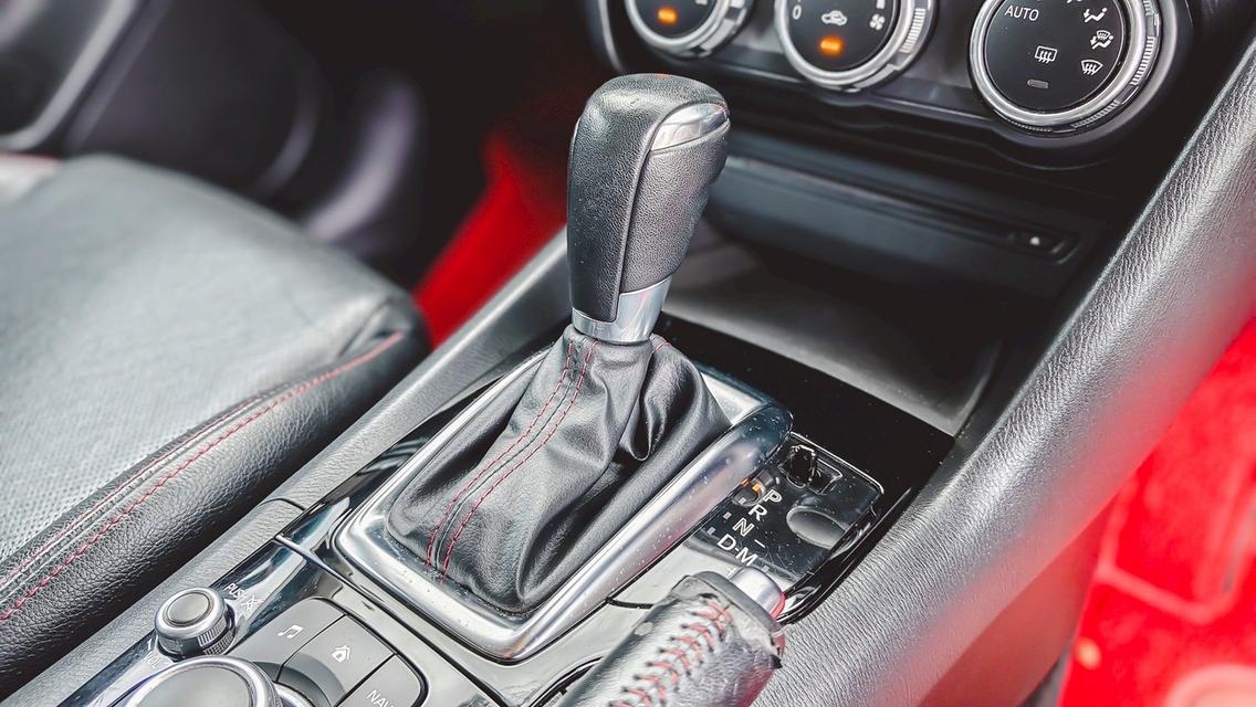 MAZDA 3 SKYACTIV 2.0S A/T ปี 2015 12