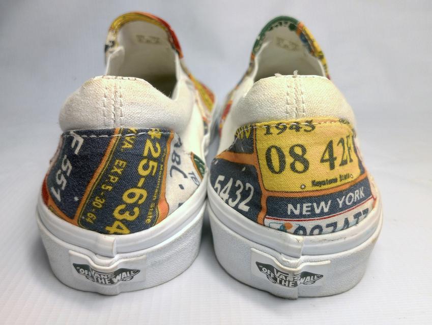 VANS ผ้าใบแบบสวม มือสอง สภาพเหมือนใหม่ จัดส่งฟรี! เก็บปลายทาง
