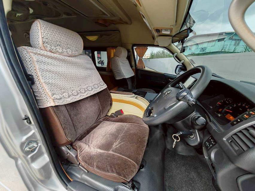 TOYOTA COMMUTER 3.0 ดีเซล 11