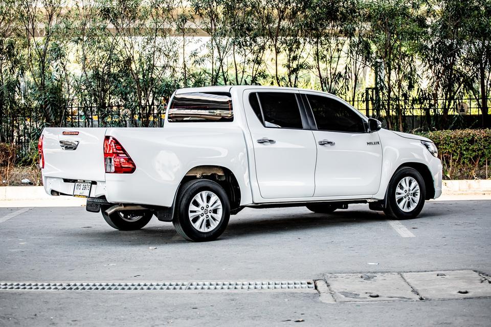 TOYOTA HILUX REVO 2.4 MID Z DOUBLE CAB เกียร์ Auto สีขาว ปี 2020 4